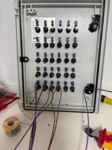 electrical cabinet with fuse wiring for smart modules